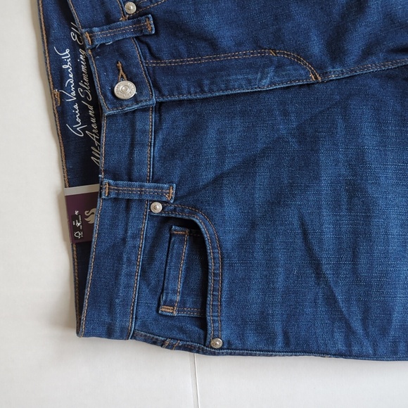NWT Gloria Vanderbilt Amanda All-Around Slimming Classic Rise Capri Jeans 4 Blue - Picture 9 of 16